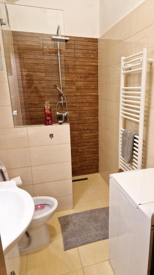 C22 Apartman Budapest Luaran gambar